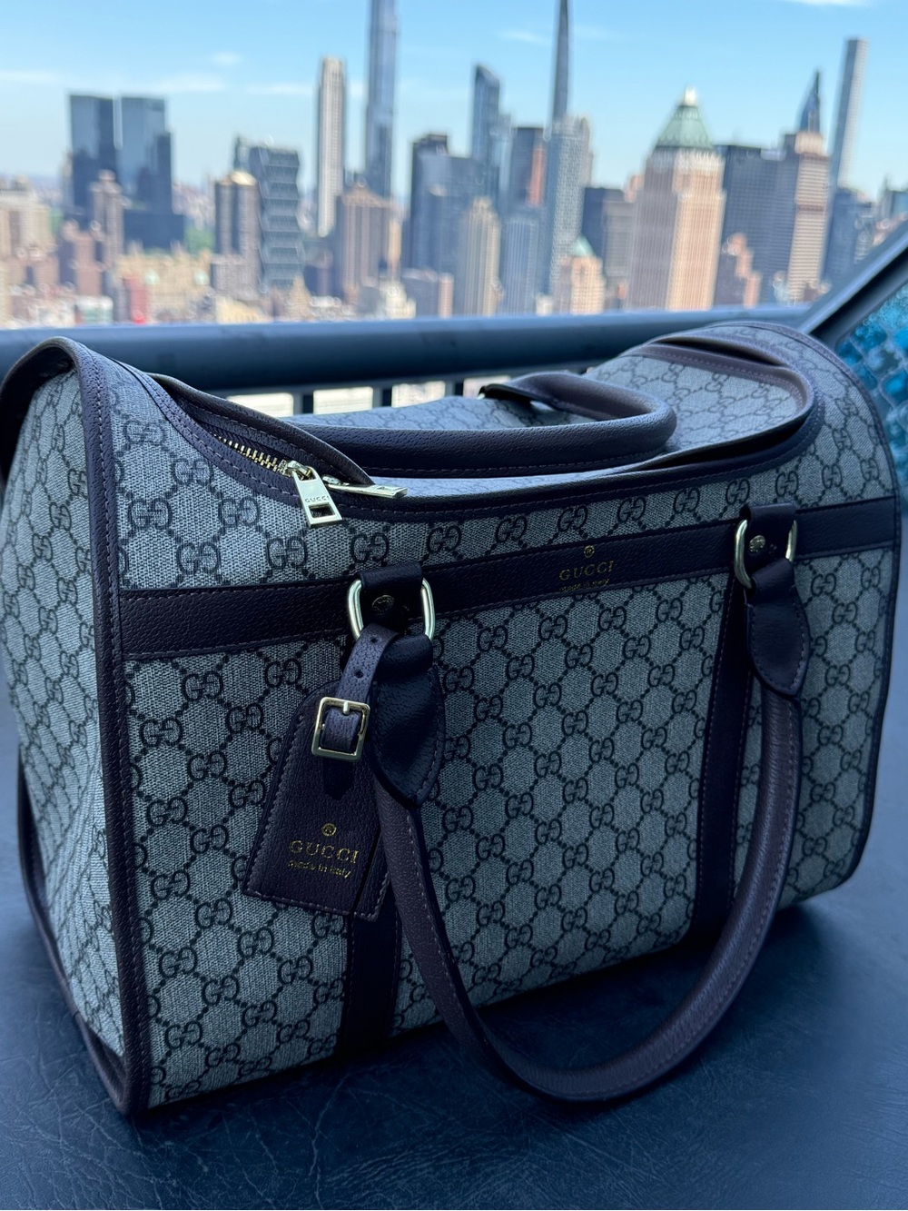 Absolutely beautiful pet carrier+Luggage tag.AMAZING QUALITY!So many compliments